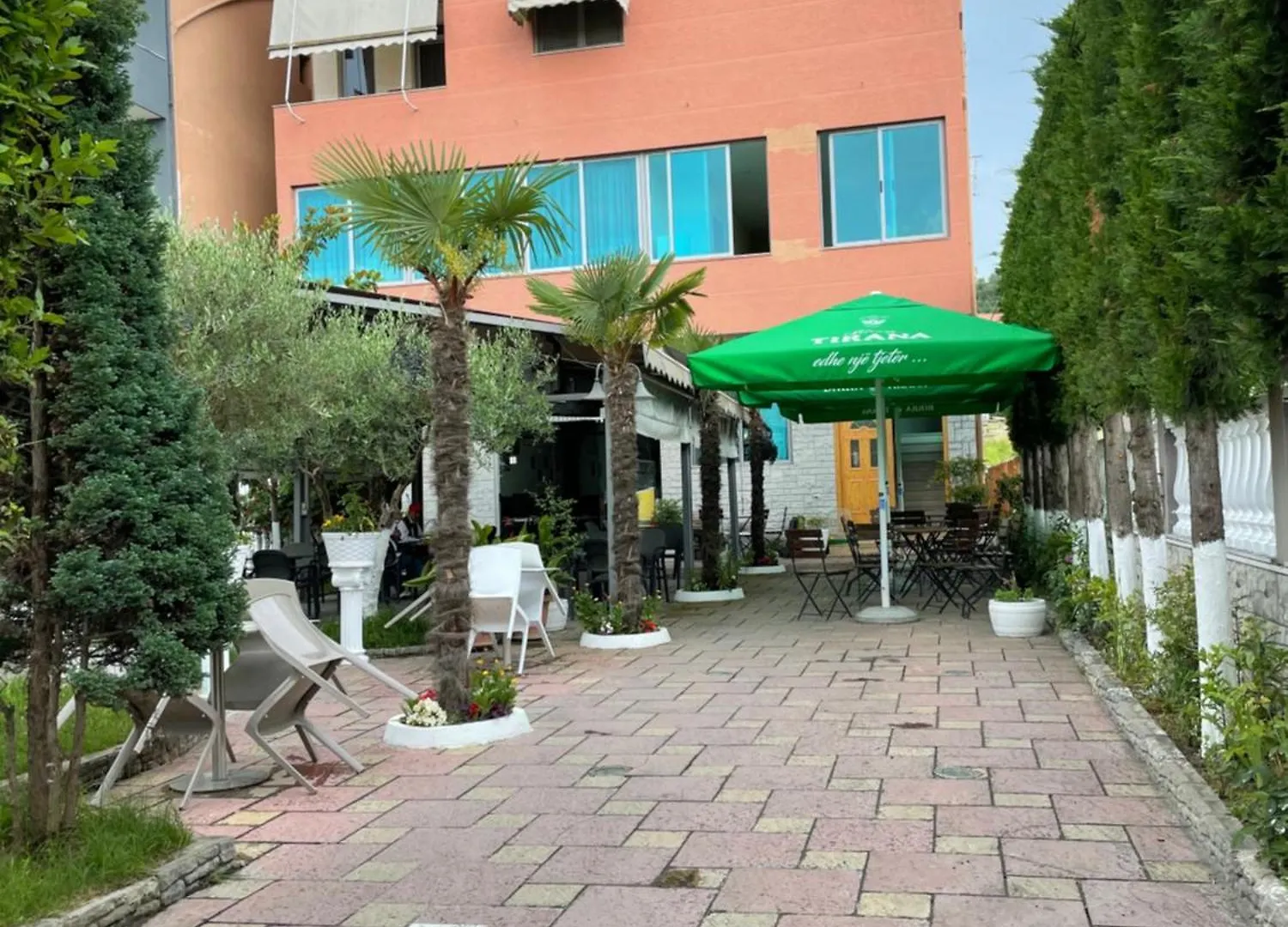 Bajovah Apartments & Restaurant Tirana